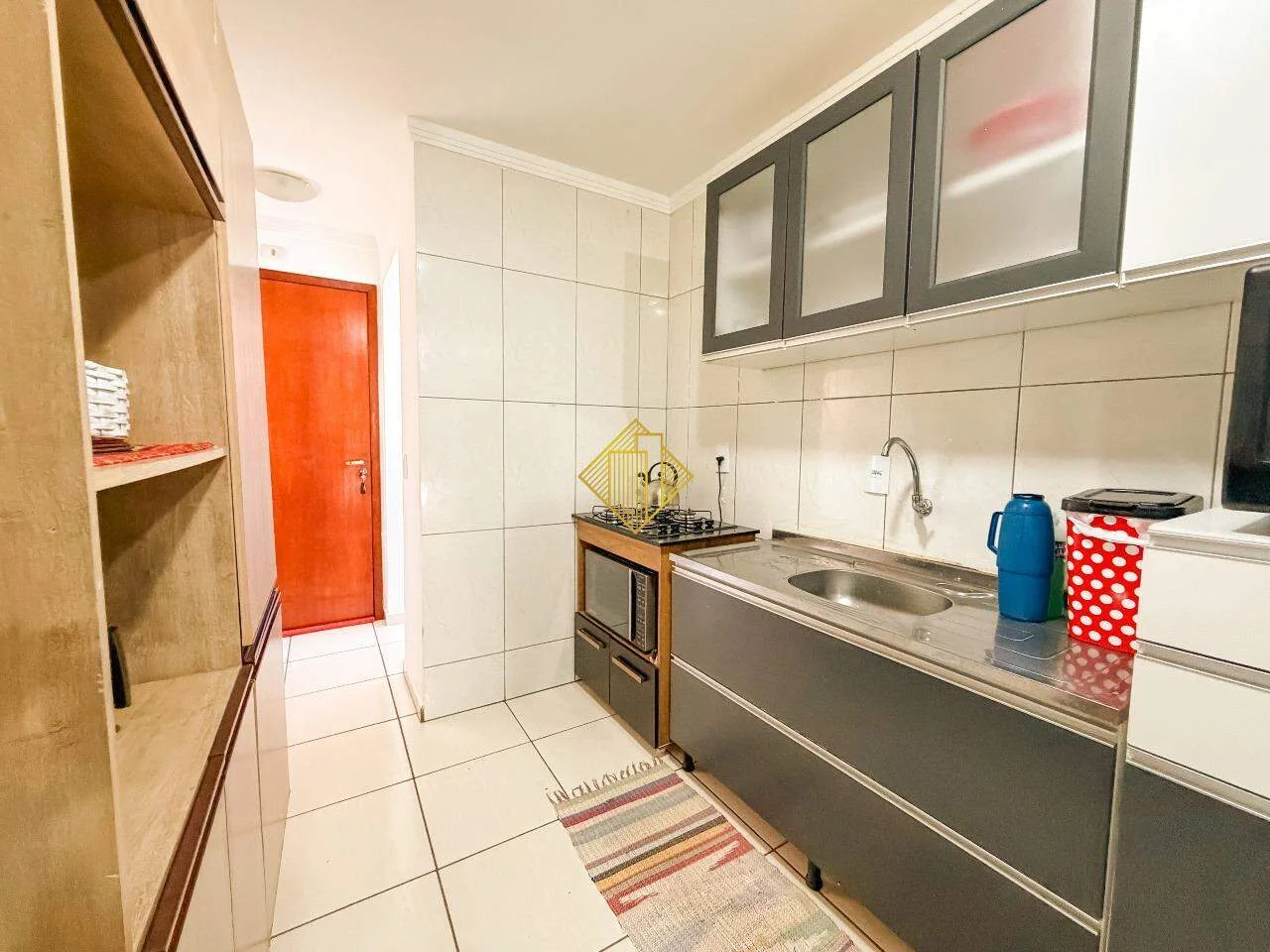 APARTAMENTO NO CENTRO DE CASCAVEL COM 2 QUARTOS - SACADA COM CHURRASQUEIRA