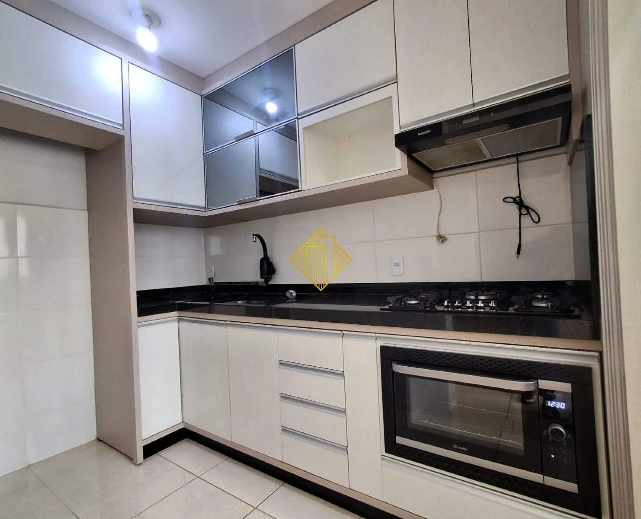 APARTAMENTO SEMI MOBILIADO NO JARDIM GISELA EM TOLEDO-PARANÁ