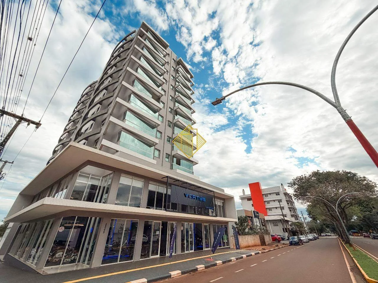 APARTAMENTO COM 1 SUÍTE E 2 QUARTOS NO JARDIM LA SALLE, TOLEDO-PR