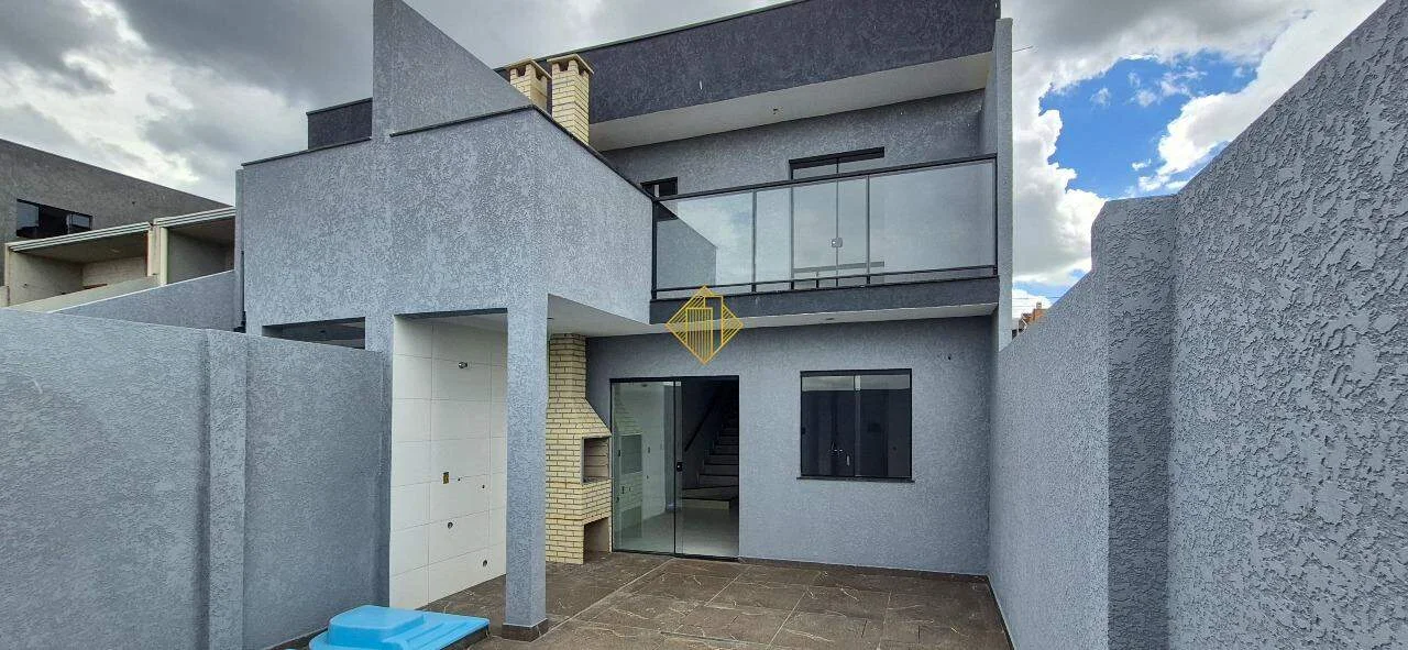 Sobrado Moderno com Energia Solar e Piscina!