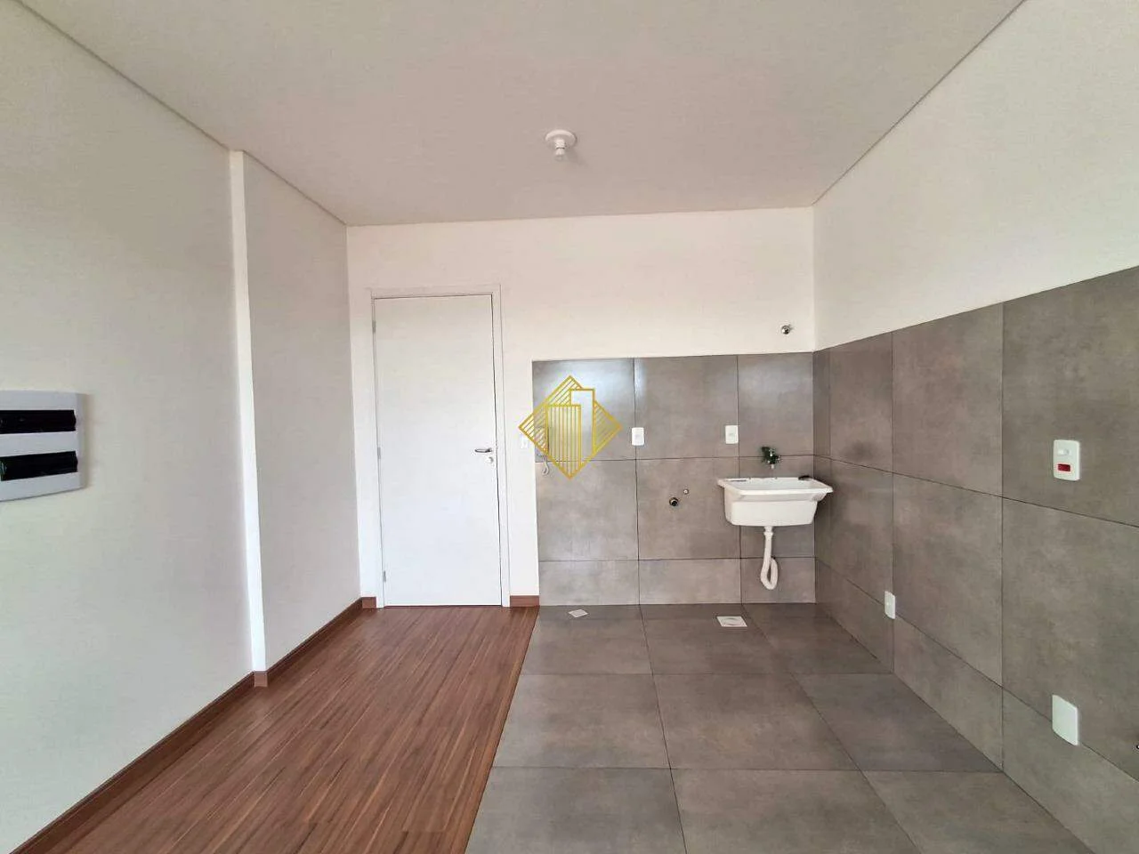 APARTAMENTO PARA LOCAÇÃO COM DOIS QUARTOS - VILA INDUSTRIAL - TOLEDO/PARANÁ