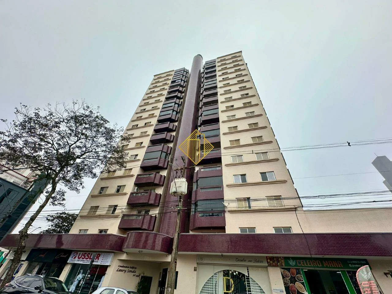 Apartamento para aluguel, 3 quartos, 1 suíte, 1 vaga, Centro - Cascavel/PR
