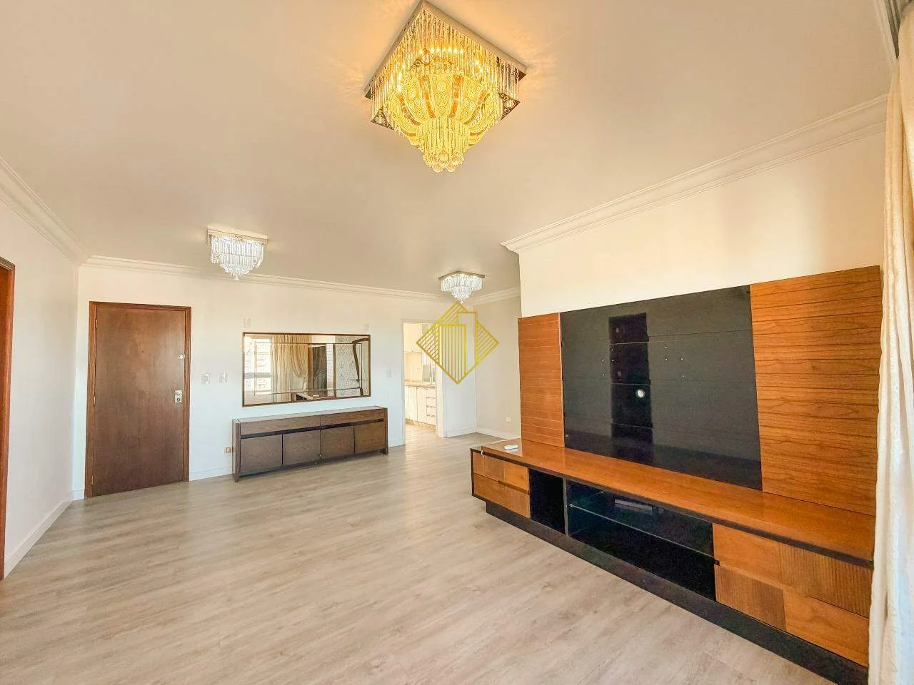 Apartamento para aluguel, 3 quartos, 1 suíte, 1 vaga, Centro - Cascavel/PR