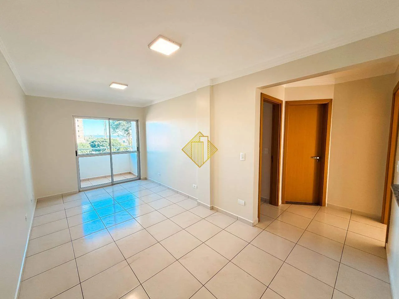 APARTAMENTO 2 QUARTOS - PERTO DA UNIPAR E DO SHOPPING JL