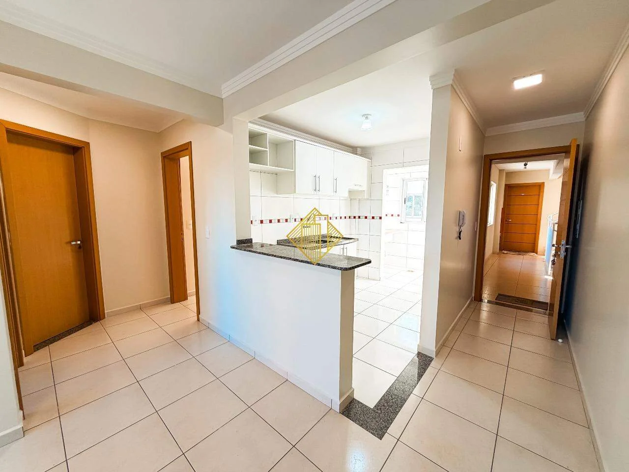 APARTAMENTO 2 QUARTOS - PERTO DA UNIPAR E DO SHOPPING JL