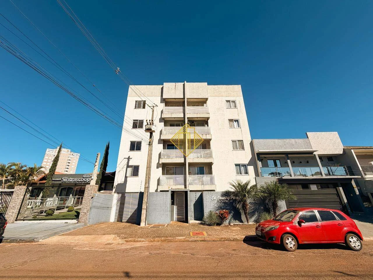 Apartamento no Country com Elevador e Garagem Coberta