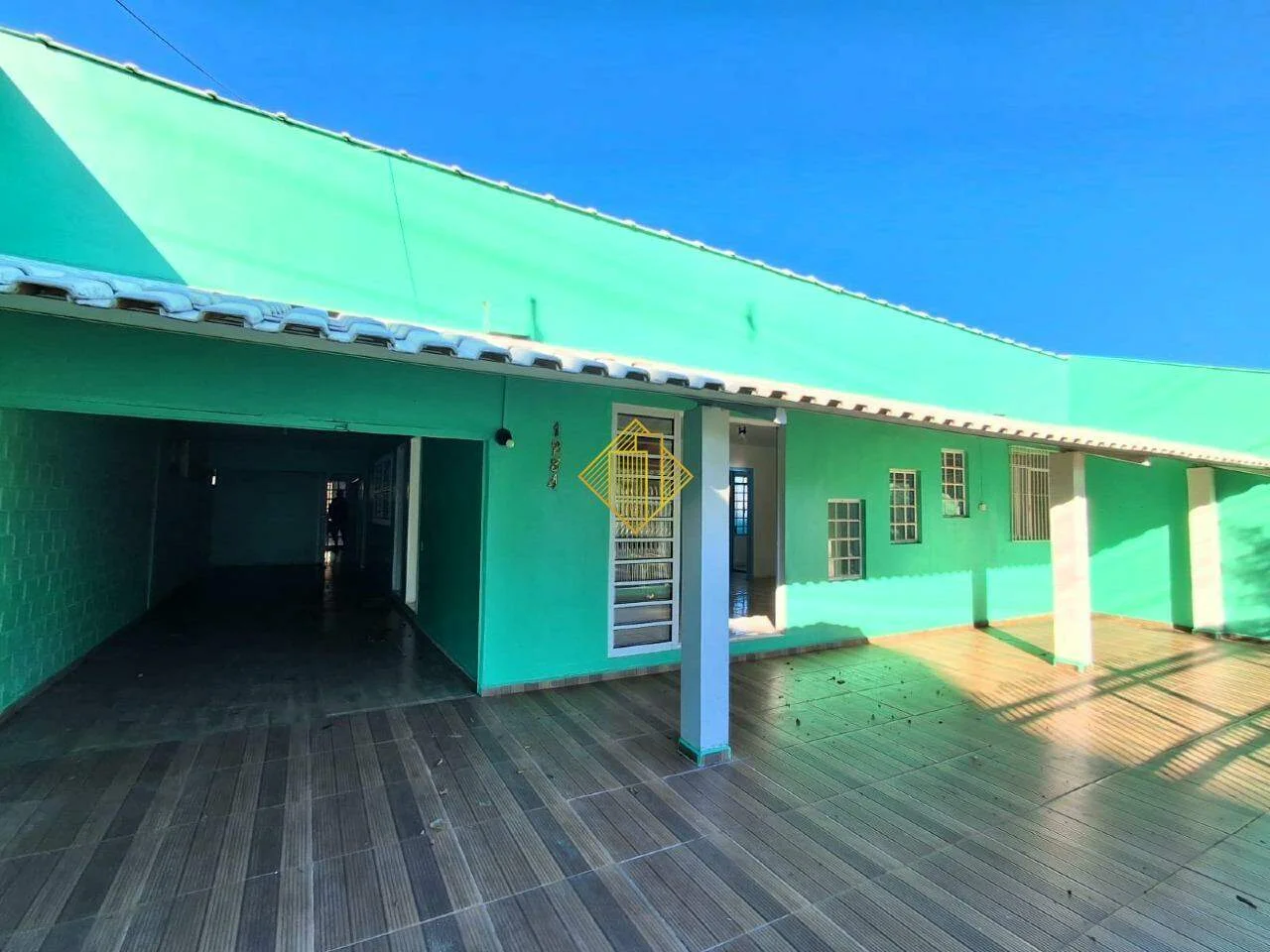 OPORTUNIDADE! CASA AMPLA PARA LOCAÇÃO COM 05 VAGAS DE GARAGEM NO CENTRO - TOLEDO/PARANÁ