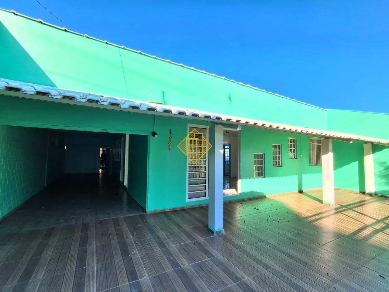 OPORTUNIDADE! CASA AMPLA PARA COMÉRCIO COM 05 VAGAS DE GARAGEM NO CENTRO - TOLEDO/PARANÁ