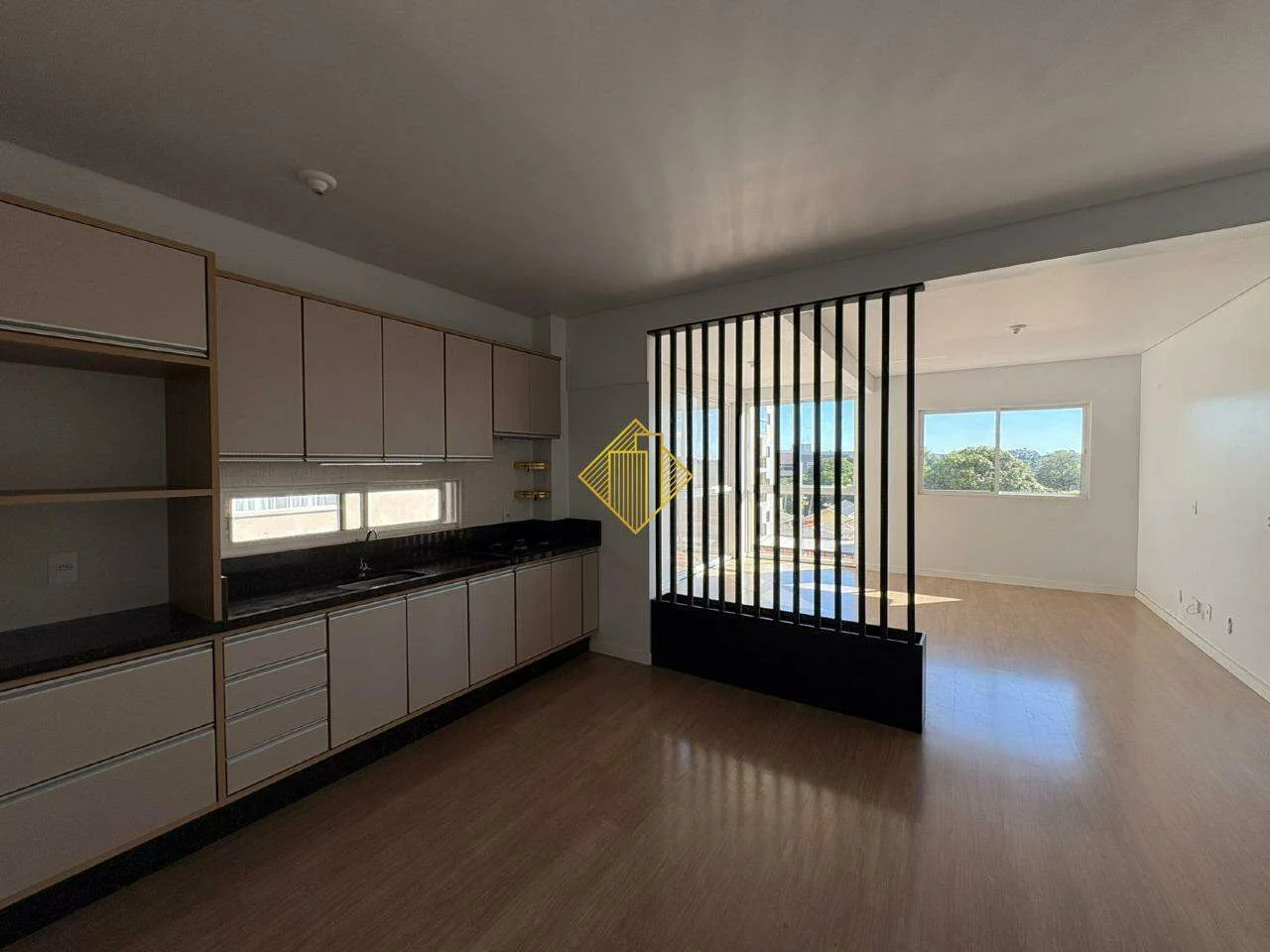 APARTAMENTO NA VILA INDUSTRIAL COM SUITE MAIS 1 QUARTO EM TOLEDO-PARANÁ