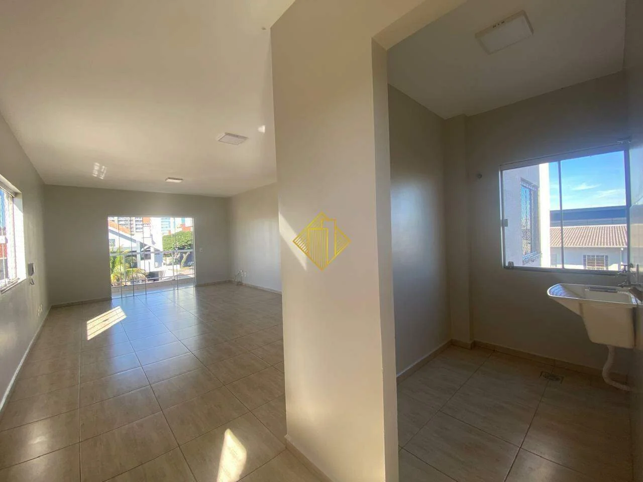 APARTAMENTO COM DOIS QUARTOS PARA LOCAÇÃO - VILA INDUSTRIAL - TOLEDO/PARANÁ