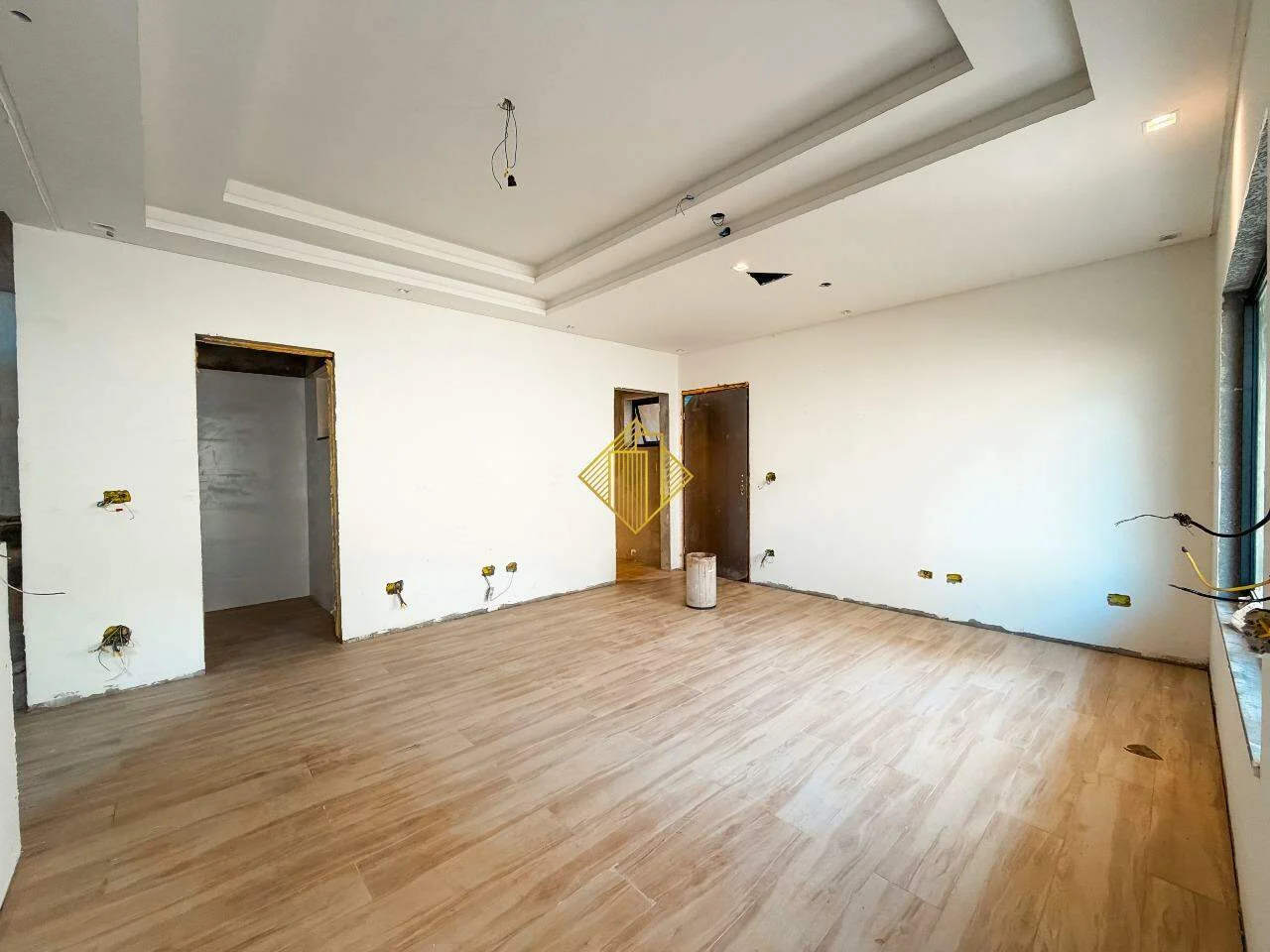 Sobrado à venda em condomínio fechado com 1 suíte + 2 quartos com 130m2.