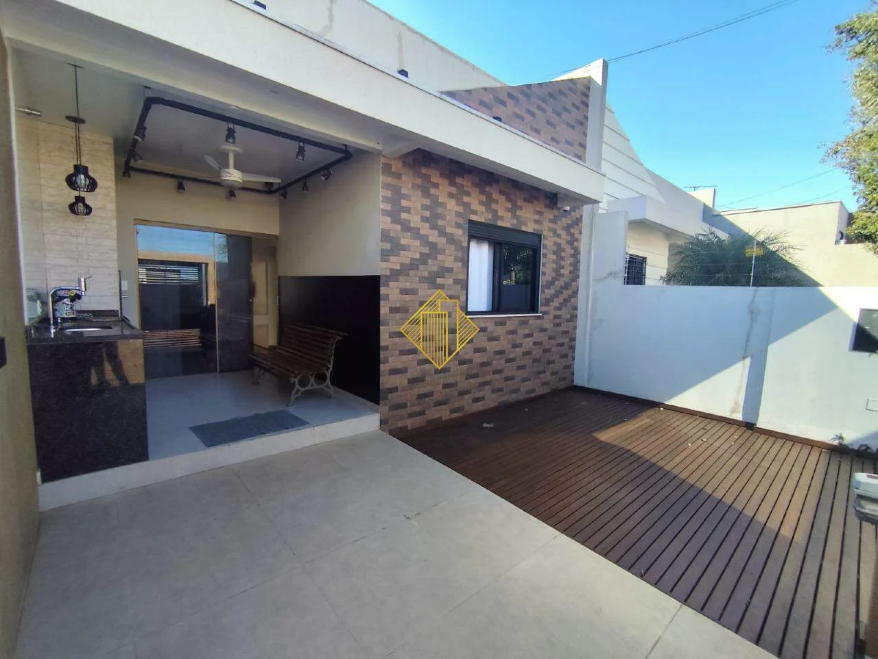 ***EXCELENTE CASA VENDA COM MÓVEIS PLANEJADOS, PRÓXIMO A SUPERMERCADO, FARMÁCIA, COLÉGIO, PADARIA, POSTO DE COMBUSTIVEL, JD PANCERA - TOLEDO - PR***