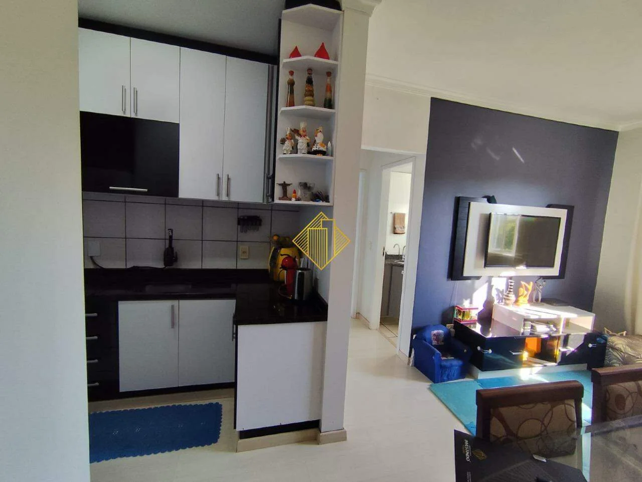 **Excelente apartamento a venda semi mobiliado 02 quartos, em região privilegiada, próximo supermercado, colégio, no Jd Pancera Toledo - PR**