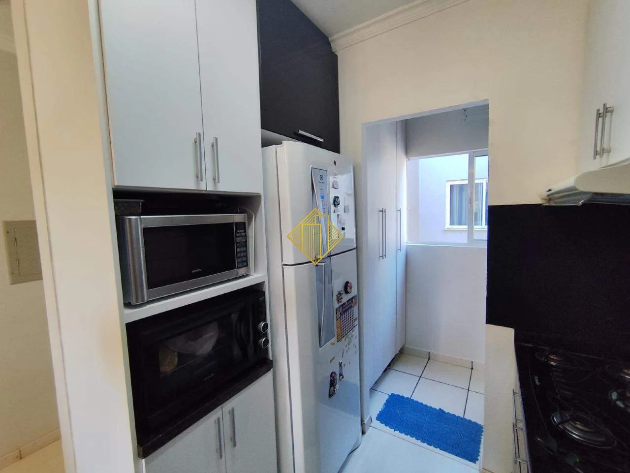 **Excelente apartamento a venda semi mobiliado 02 quartos, em região privilegiada, próximo supermercado, colégio, no Jd Pancera Toledo - PR**