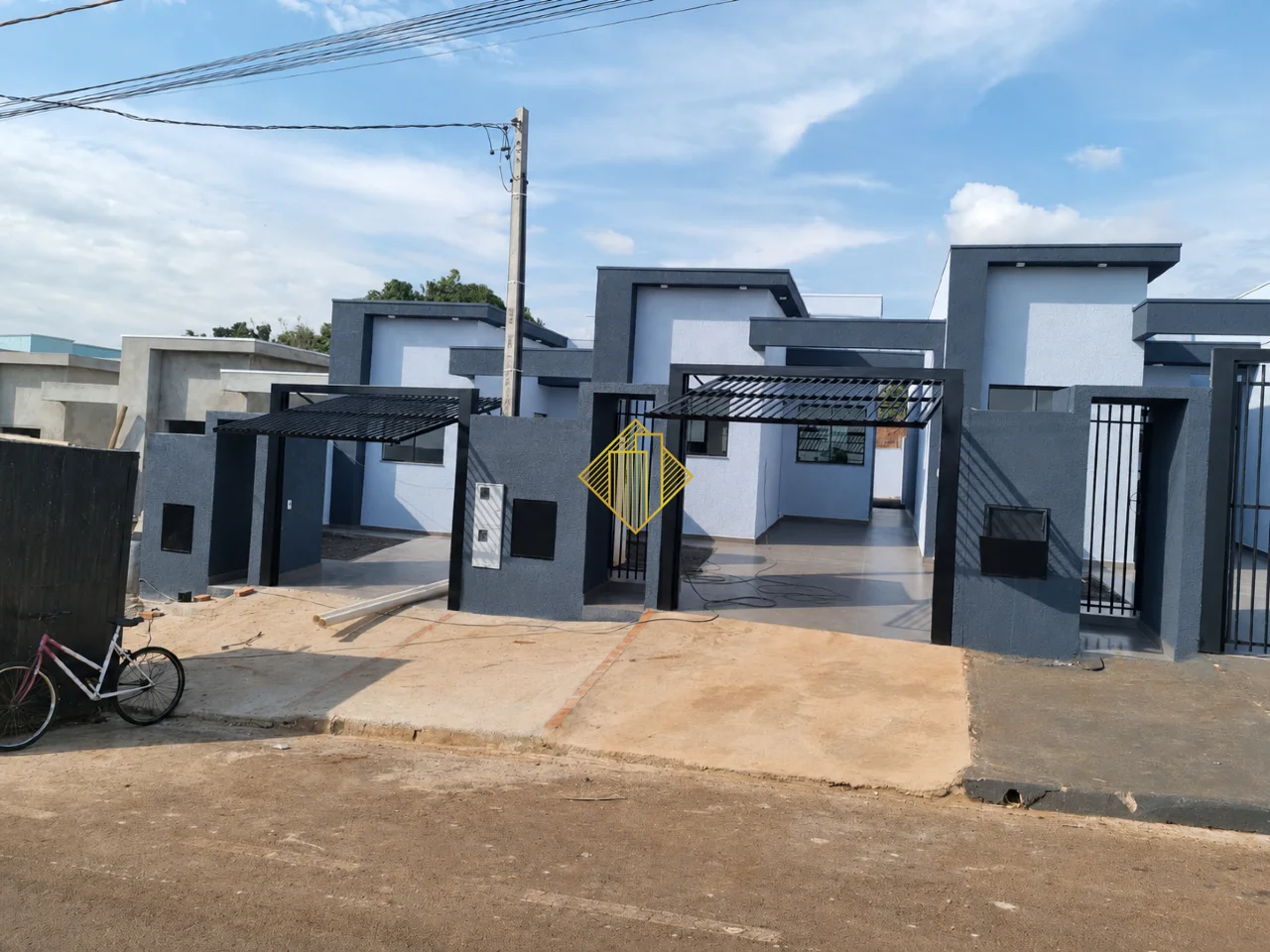 CASA NOVA À VENDA COM 03 QUARTOS, SENDO 01 SUITE NO SÃO FRANCISCO - TOLEDO - PARANÁ