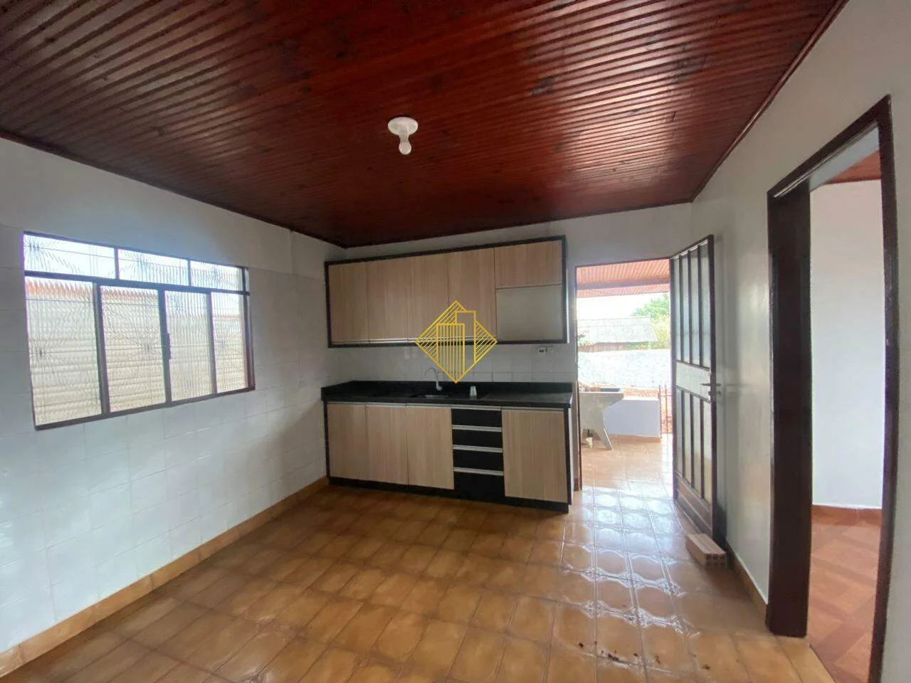 CASA COM QUINTAL PARA LOCAÇÃO NO JARDIM BRESSAN EM TOLEDO/PARANÁ
