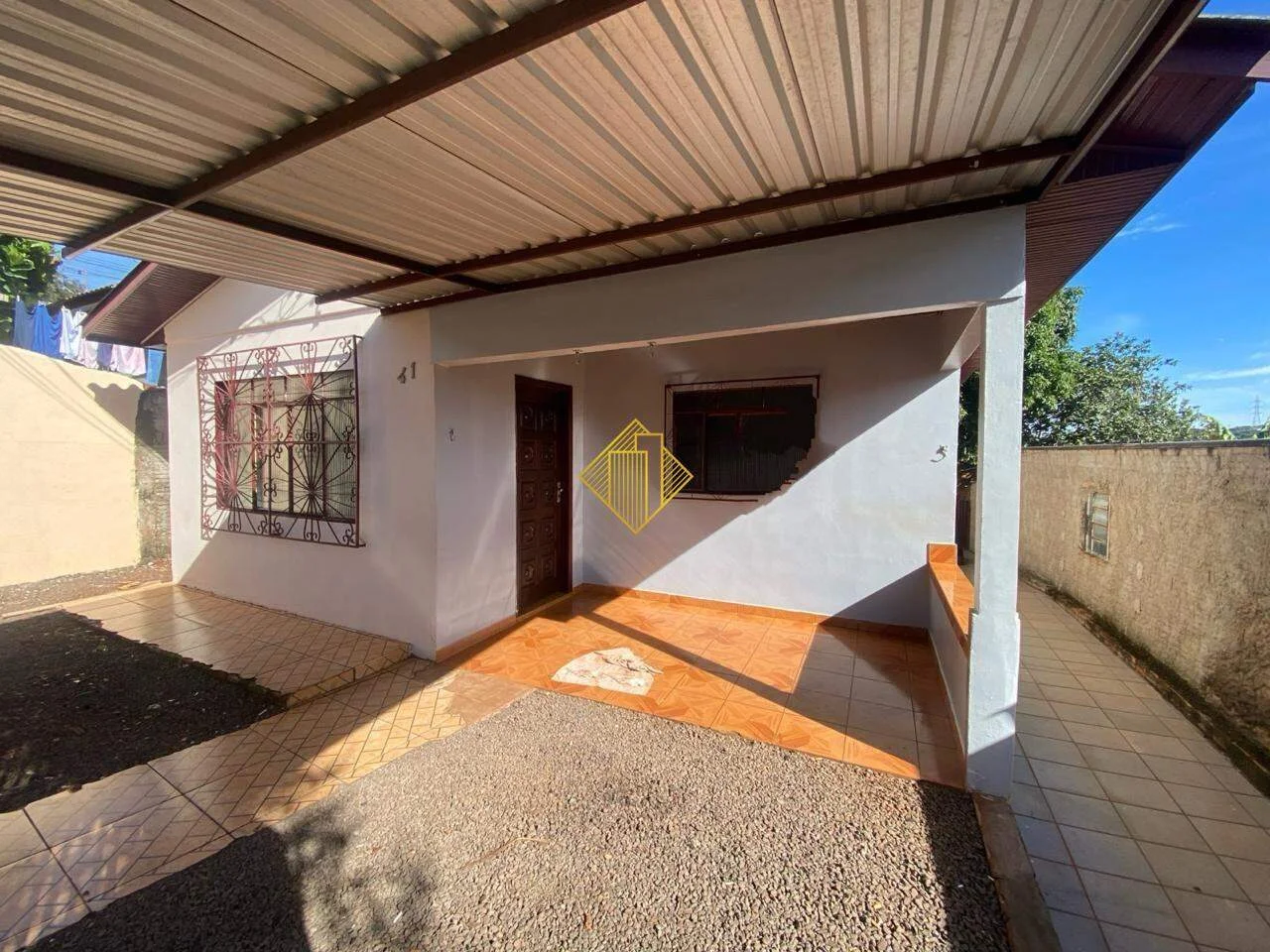 CASA COM QUINTAL PARA LOCAÇÃO NO JARDIM BRESSAN EM TOLEDO/PARANÁ