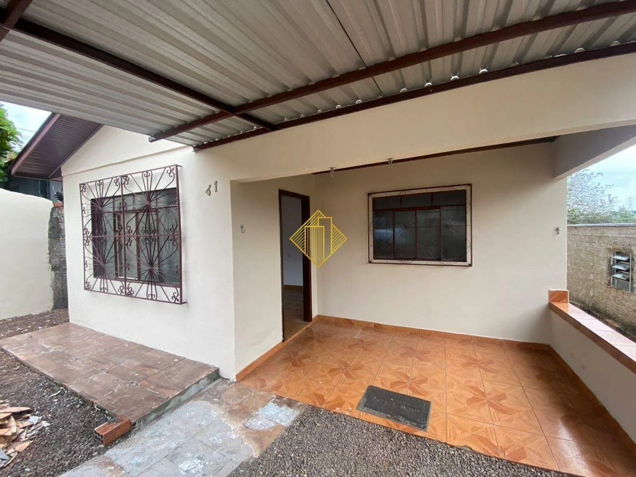 CASA COM QUINTAL PARA LOCAÇÃO NO JARDIM BRESSAN EM TOLEDO/PARANÁ