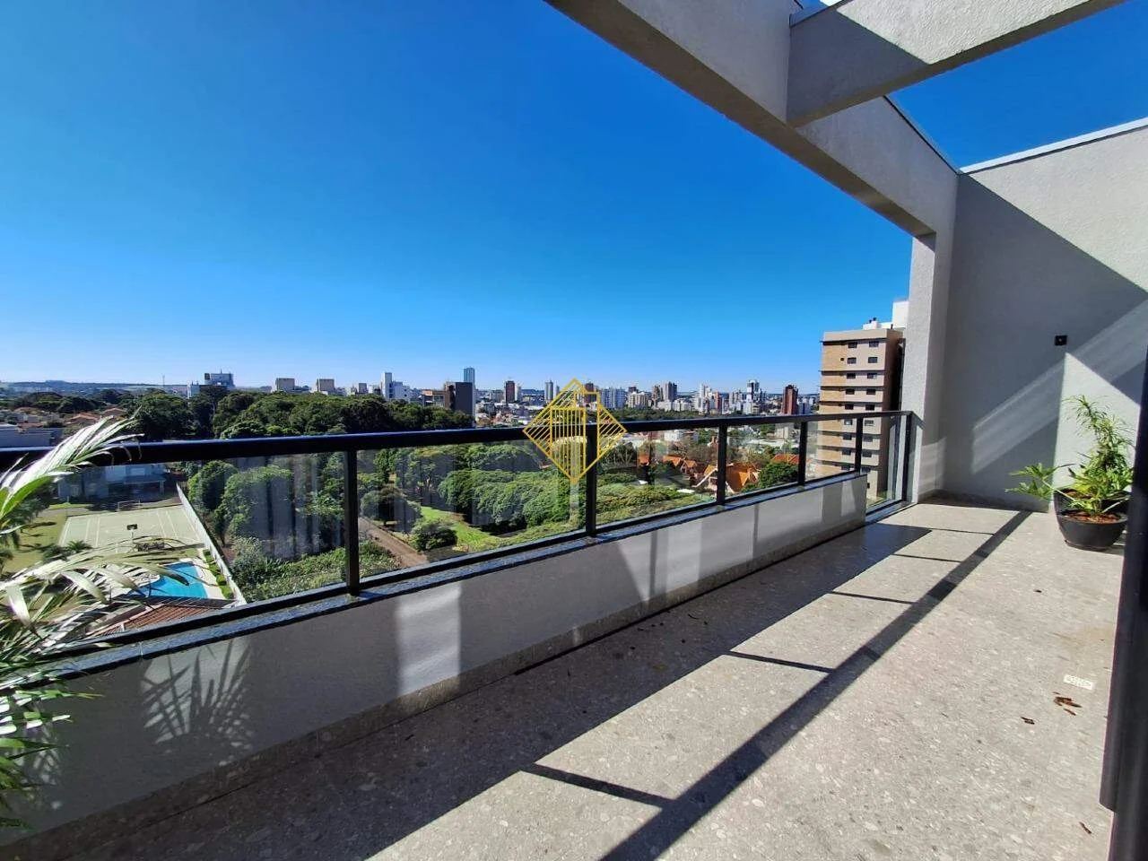 APARTAMENTO COM SUÍTE PARA LOCAÇÃO NO JARDIM LA SALLE EM TOLEDO/PARANÁ