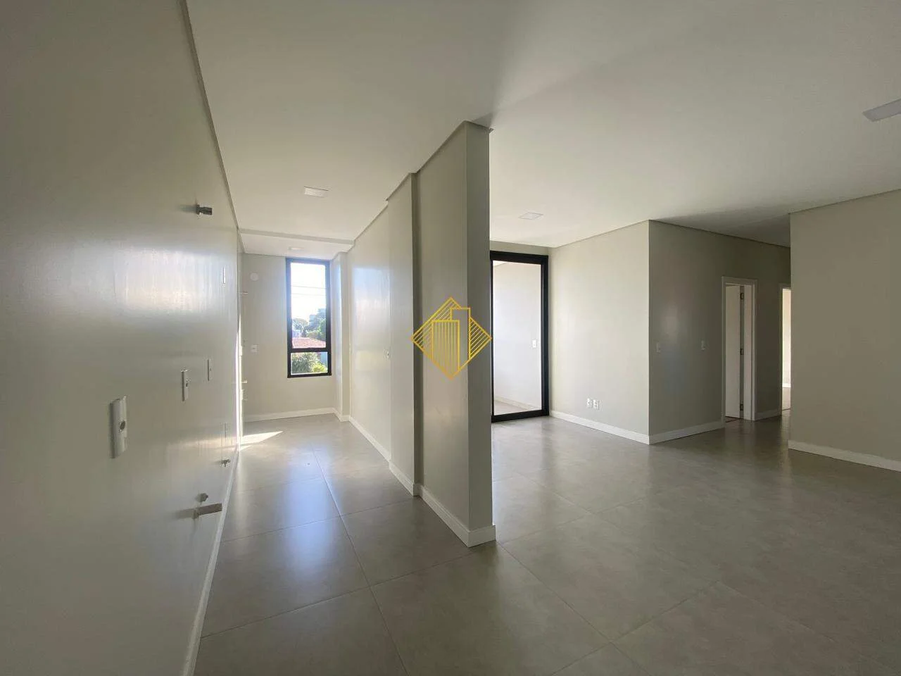 APARTAMENTO COM SUÍTE PARA LOCAÇÃO NO JARDIM LA SALLE EM TOLEDO/PARANÁ