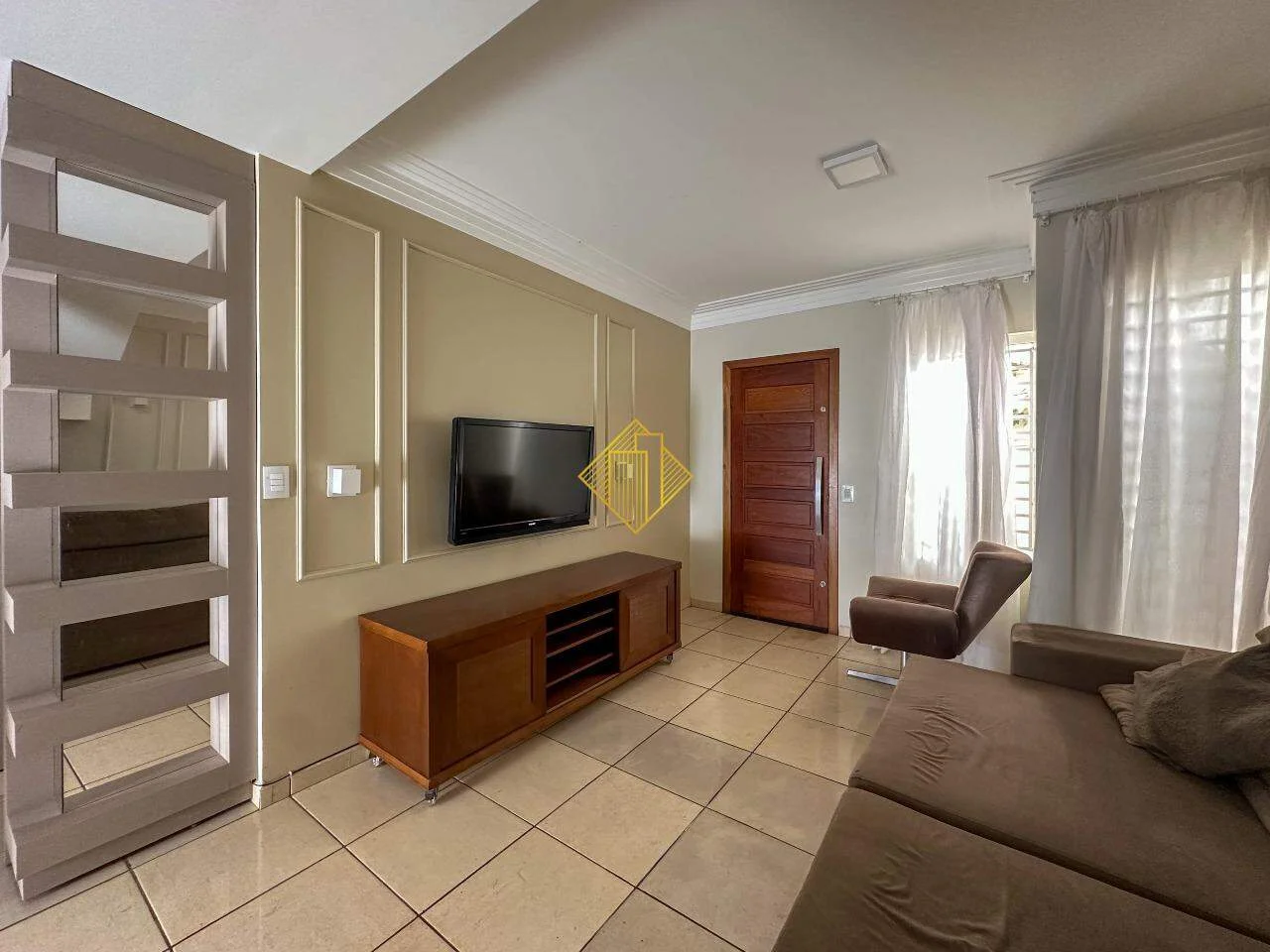 Charme, Conforto e Personalidade em um Belo Sobrado no Cancelli.