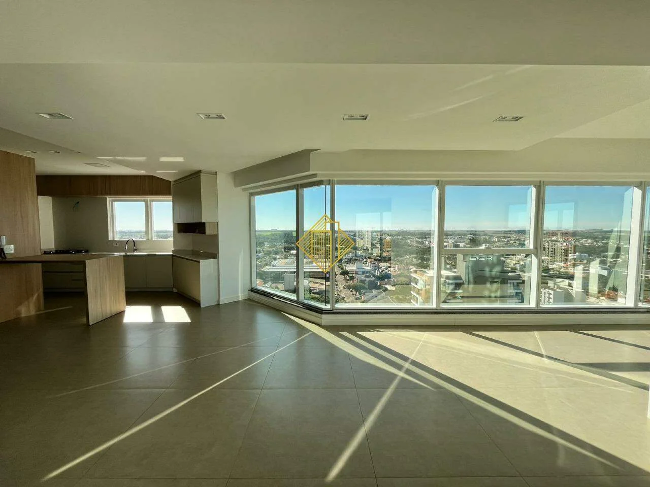 APARTAMENTO PRÓXIMO AO LAGO MUNICIPAL EM TOLEDO-PARANÁ