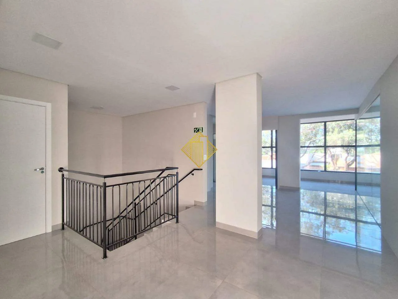 SALA COMERCIAL COM AR CONDICIONADO PARA LOCAÇÃO NO JARDIM LA SALLE EM TOLEDO-PARANÁ