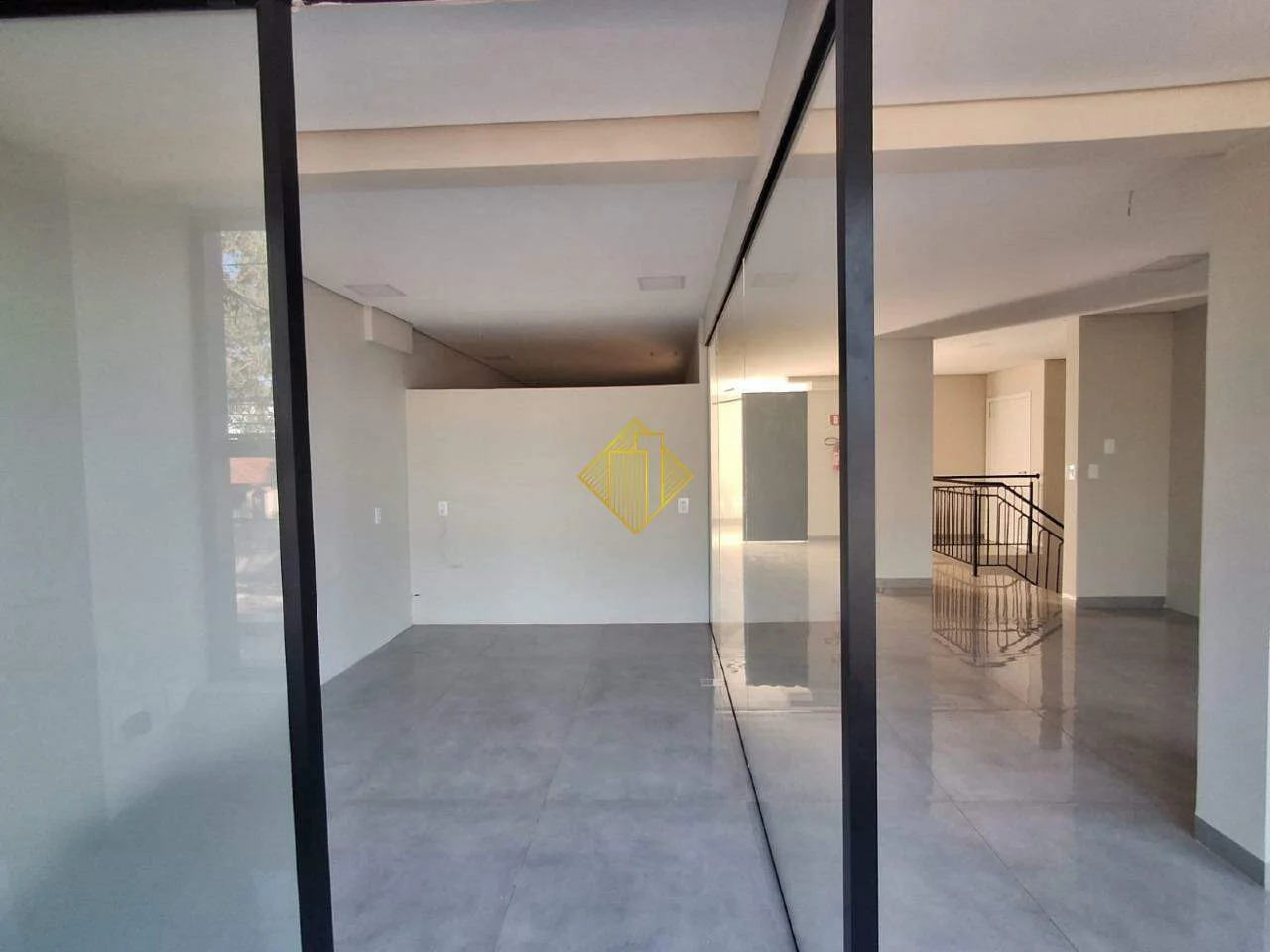 SALA COMERCIAL COM AR CONDICIONADO PARA LOCAÇÃO NO JARDIM LA SALLE EM TOLEDO-PARANÁ