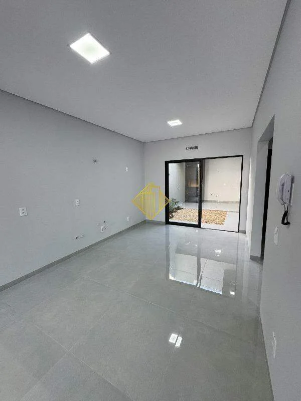 Casa no Coopagro com 1 suíte + 1 quarto