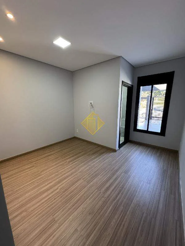 Casa no Coopagro com 1 suíte + 1 quarto