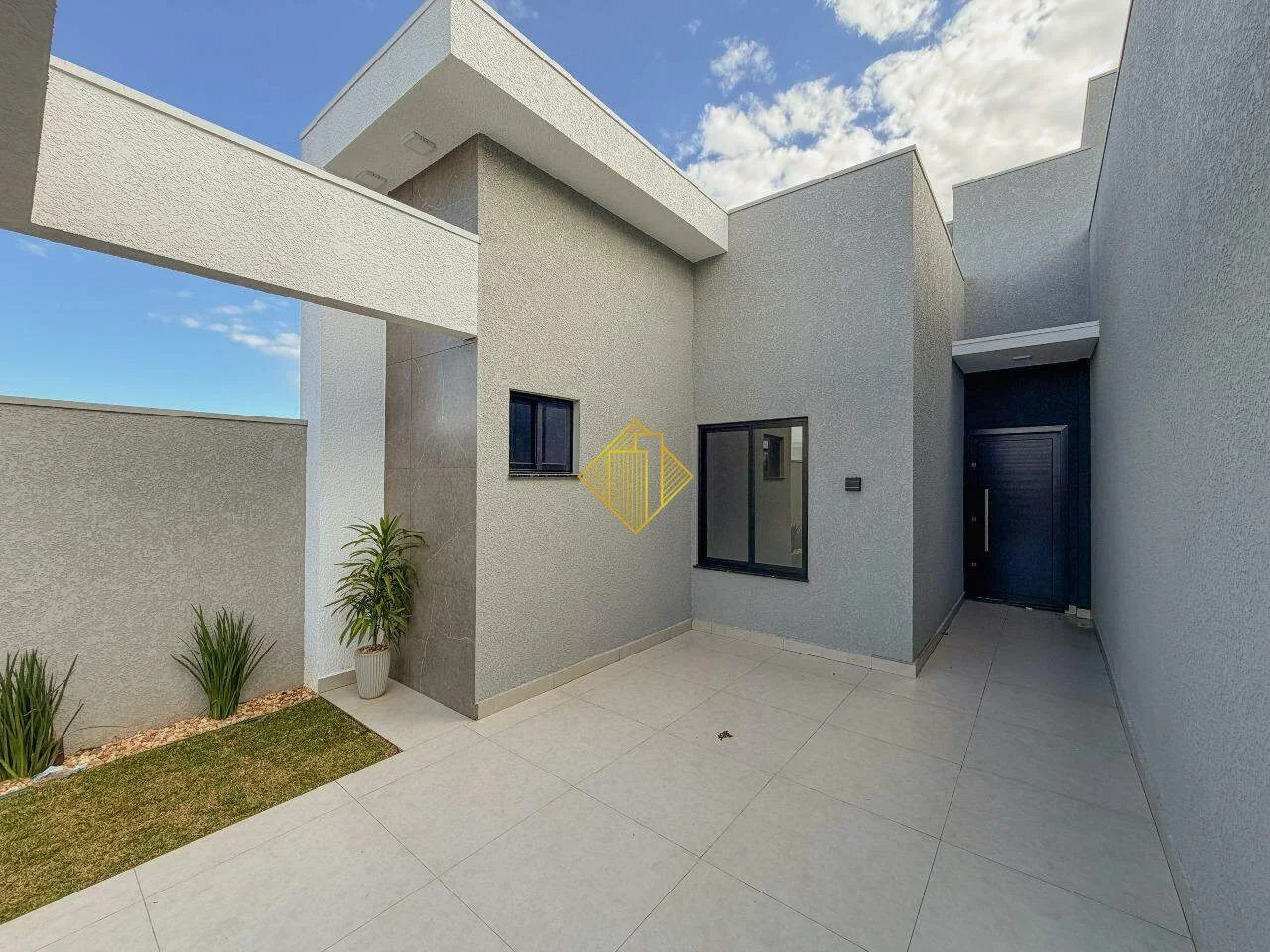 Casa no Coopagro com 1 suíte + 2 quarto