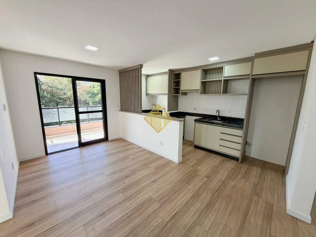 Apartamento para aluguel, 2 quartos, 2 vagas, Pioneiros Catarinenses - Cascavel/PR