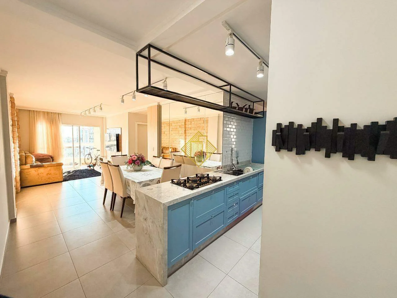 Apartamento à venda, 2 quartos, 1 suíte, 2 vagas, Centro - Cascavel/PR