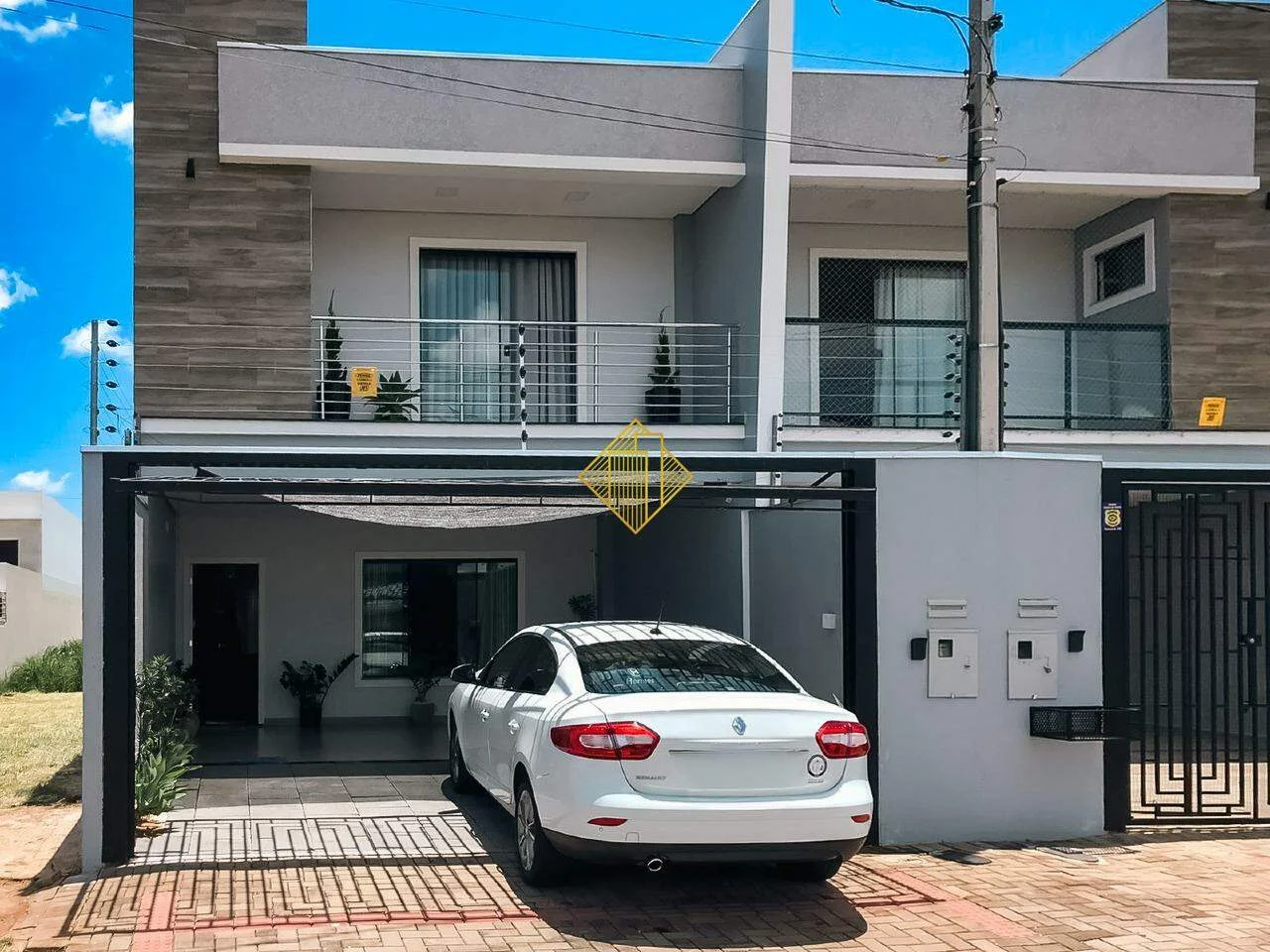 Sobrado à venda, 3 quartos, 1 suíte, 2 vagas, Nova Cidade - Cascavel/PR
