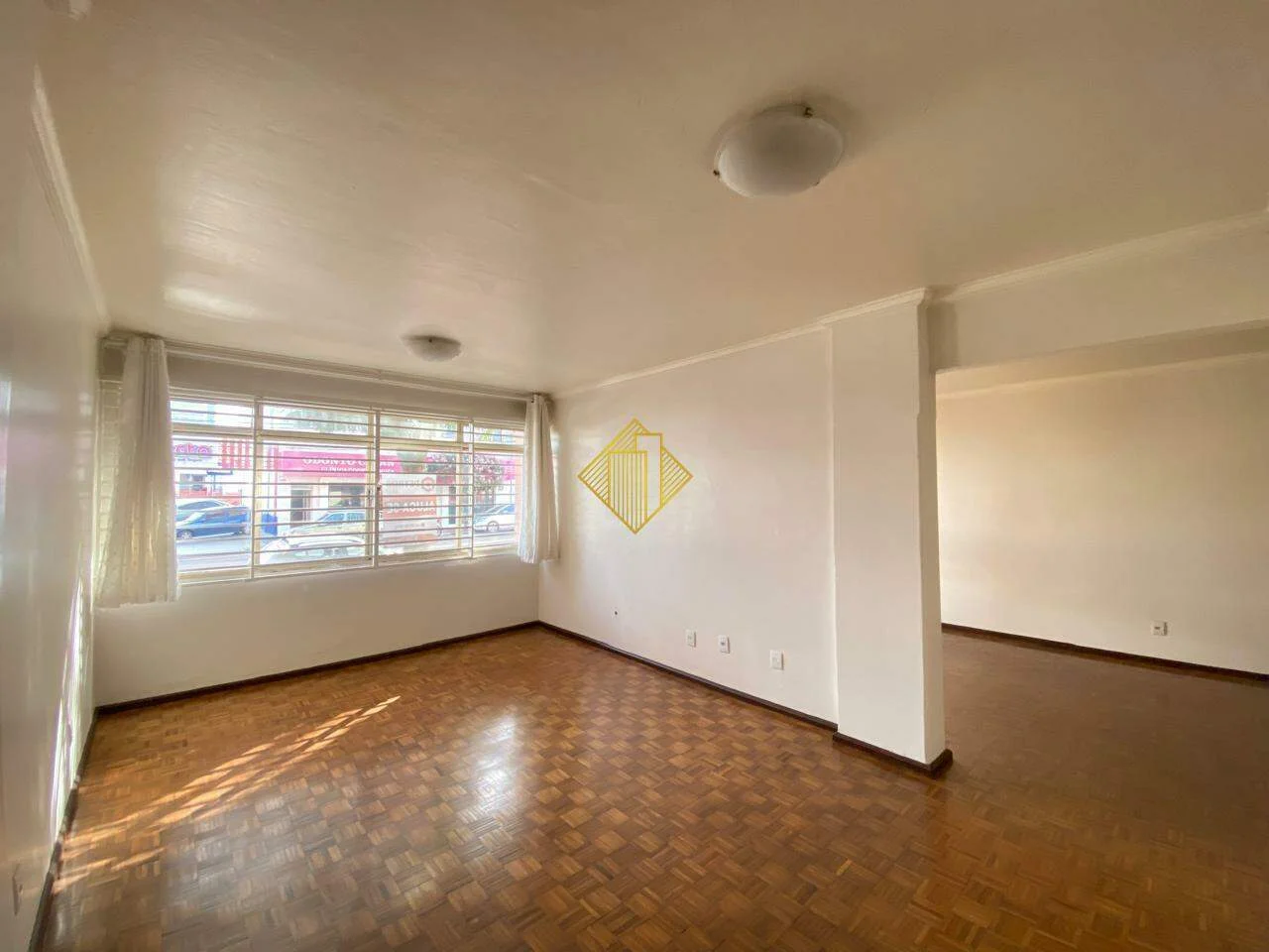 APARTAMENTO COM SUÍTE PARA LOCAÇÃO NO CENTRO EM TOLEDO-PARANÁ