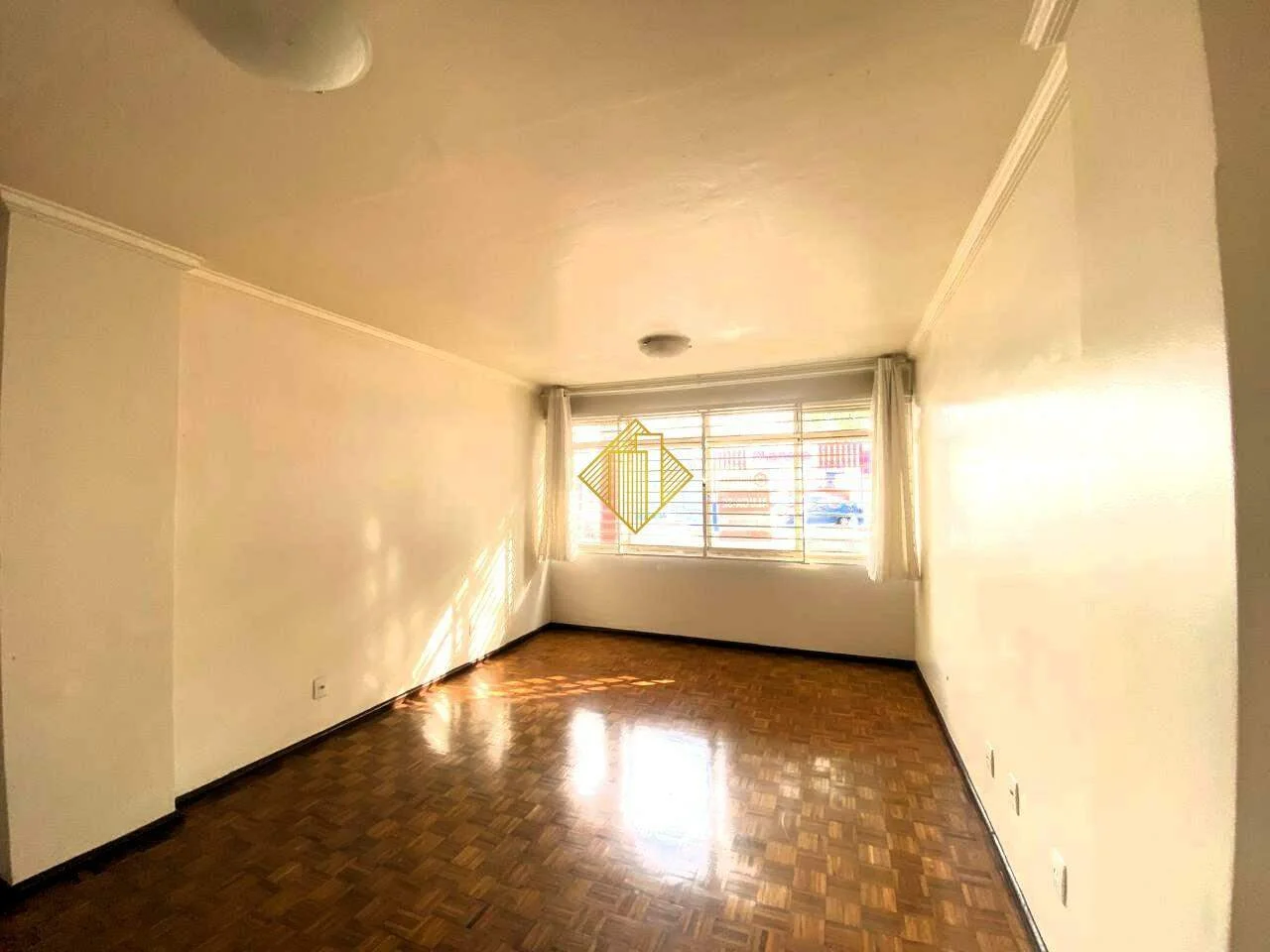 APARTAMENTO COM SUÍTE PARA LOCAÇÃO NO CENTRO EM TOLEDO-PARANÁ