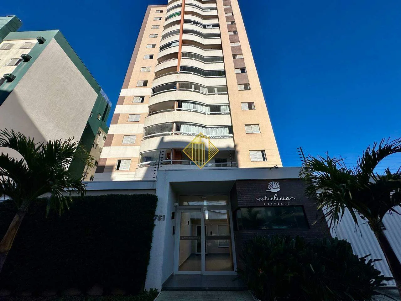Apartamento para aluguel, 3 quartos, 1 suíte, 2 vagas, Centro - Cascavel/PR