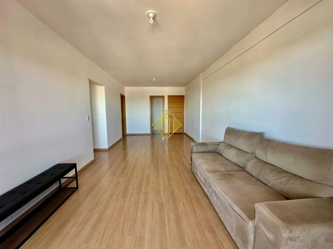 Apartamento para aluguel, 3 quartos, 1 suíte, 2 vagas, Centro - Cascavel/PR