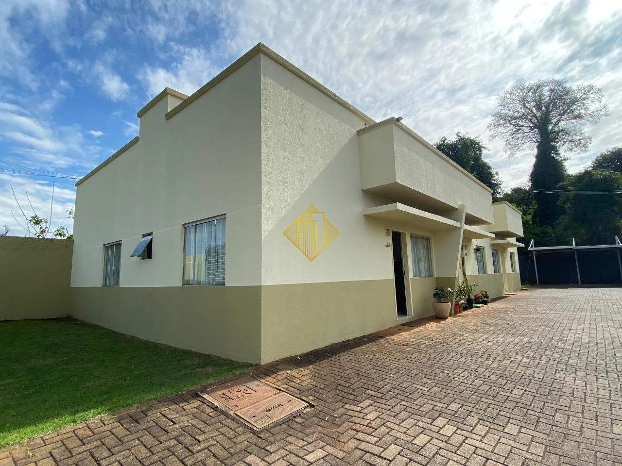 **Casa em condomínio fechado, 02 quartos, próximo ao centro, Toledo -PR***