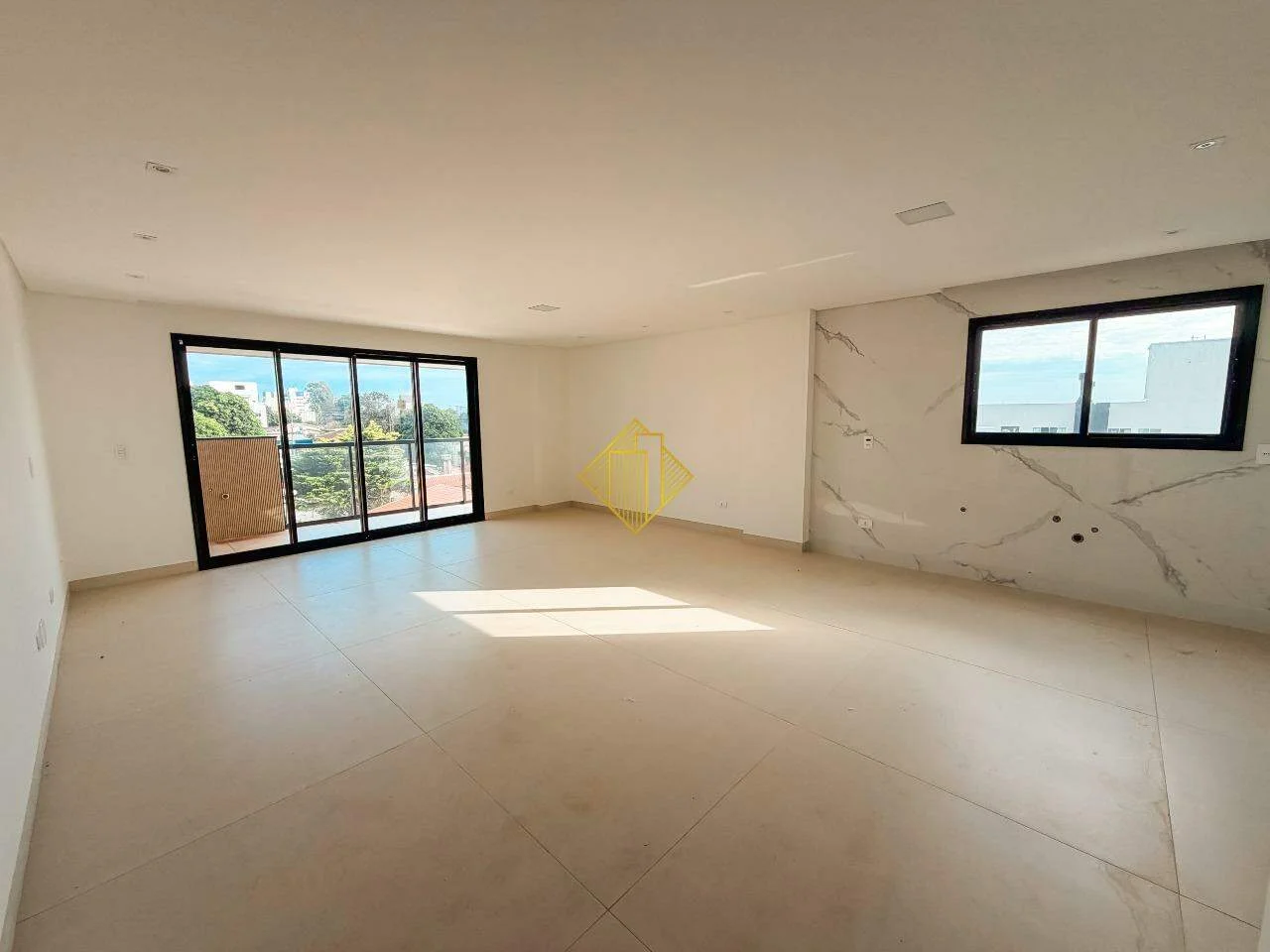 Apartamento à venda, 3 quartos, 1 suíte, 2 vagas, Cancelli - Cascavel/PR
