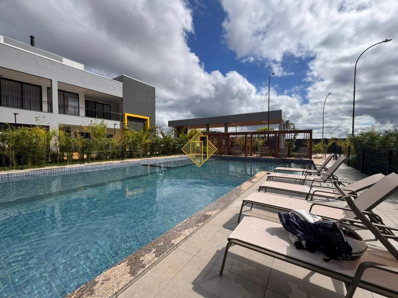 APARTAMENTO COM SUITE PARA LOCAÇÃO NO DUCALE BAIRRO TOCANTINS - TOLEDO/PARANÁ