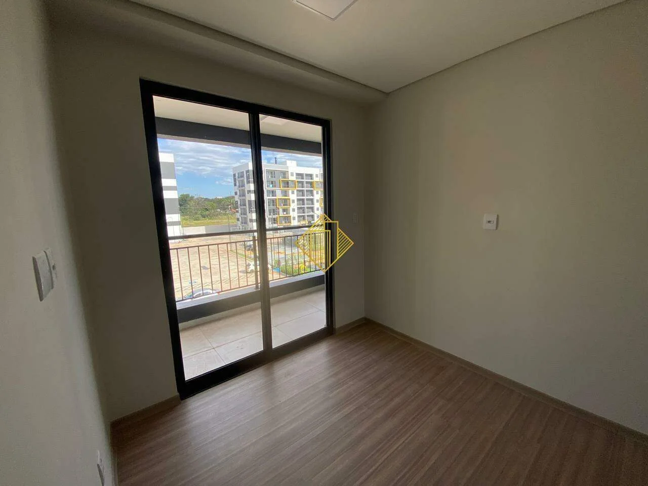 APARTAMENTO COM SUITE PARA LOCAÇÃO NO DUCALE BAIRRO TOCANTINS - TOLEDO/PARANÁ