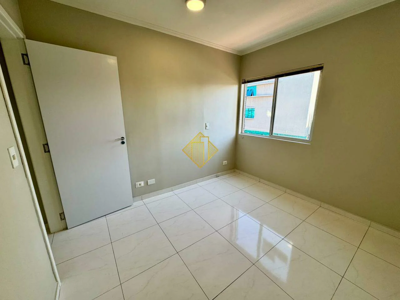 Apartamento à venda, 2 quartos, 1 vaga, Centro - Cascavel/PR