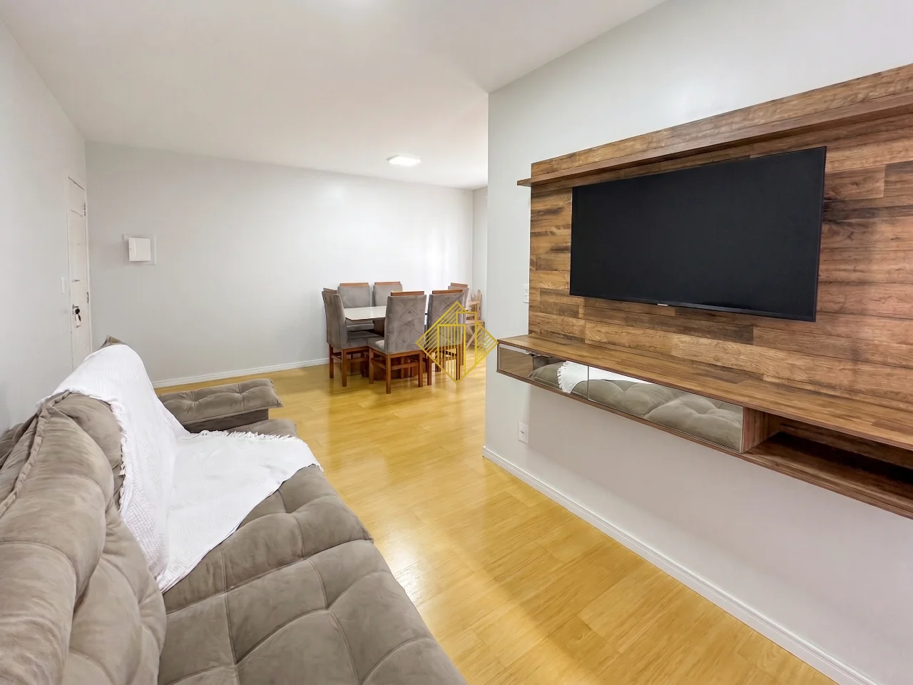 Apartamento à venda no Bairro Neva em Cascavel | 3 Quartos, 1 Suíte e 2 Vagas | Edifício Frankfurt
