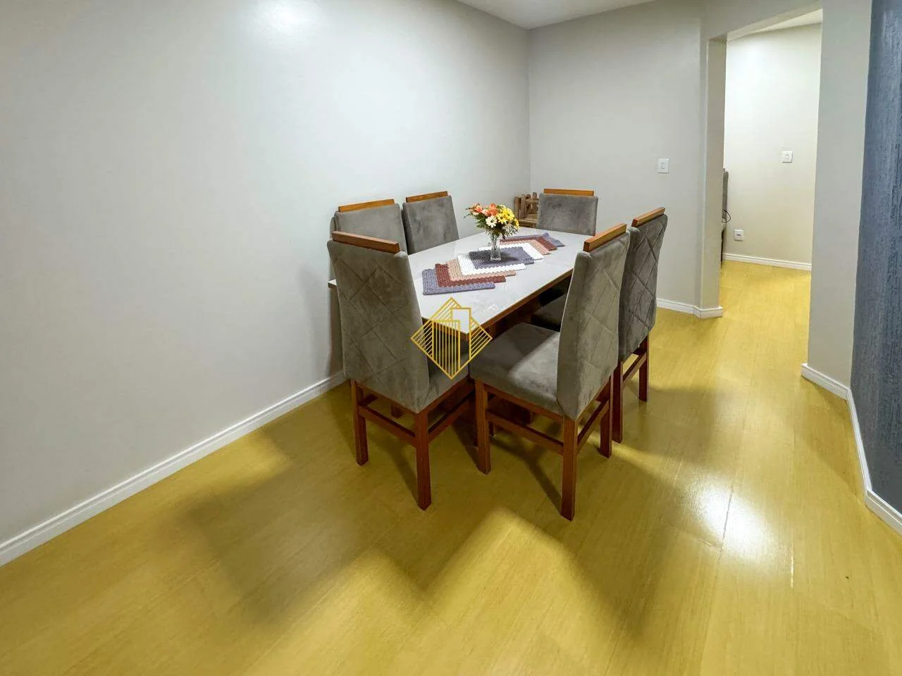 Apartamento à venda no Bairro Neva em Cascavel | 3 Quartos, 1 Suíte e 2 Vagas | Edifício Frankfurt