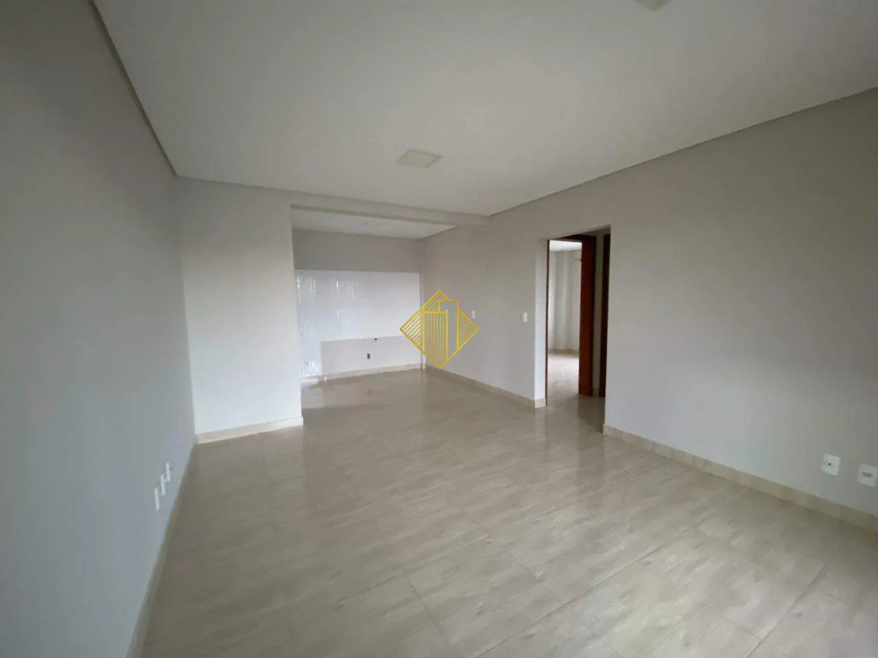 APARTAMENTO PARA LOCAÇÃO NO GISELA COM 2 VAGAS DE GARAGEM EM TOLEDO - PARANÁ