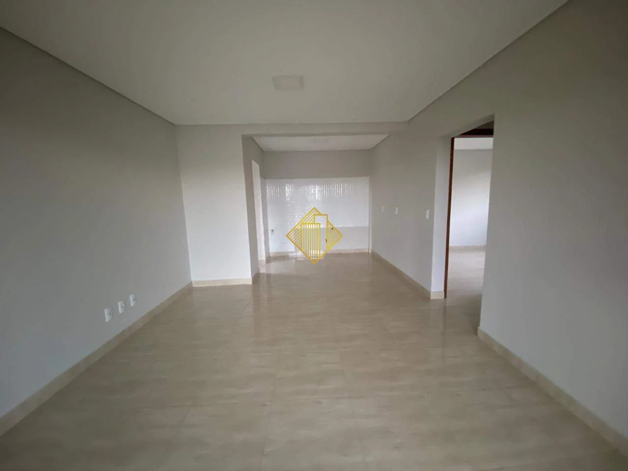 APARTAMENTO PARA LOCAÇÃO NO GISELA COM 2 VAGAS DE GARAGEM EM TOLEDO - PARANÁ