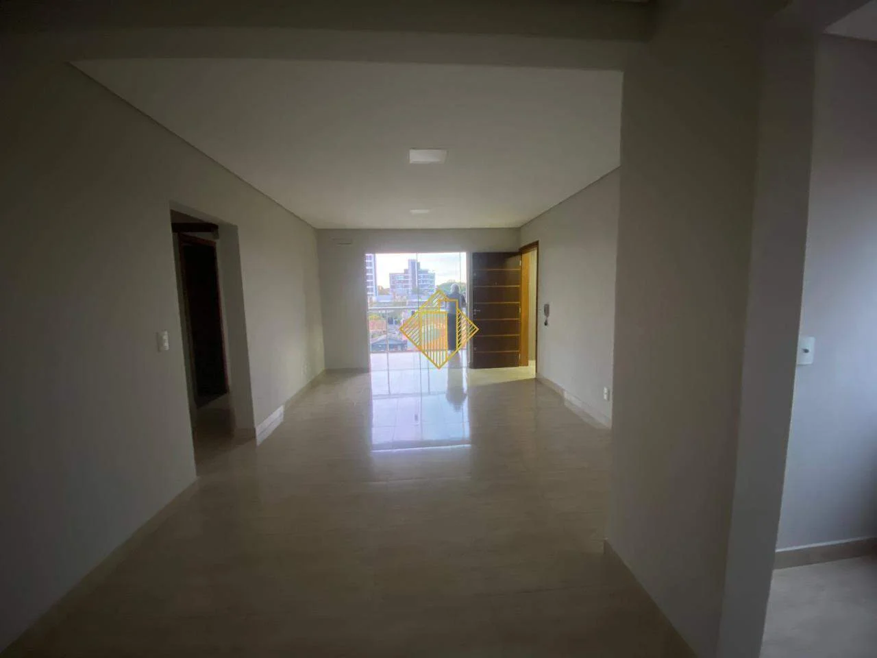 APARTAMENTO PARA LOCAÇÃO NO GISELA COM 2 VAGAS DE GARAGEM EM TOLEDO - PARANÁ