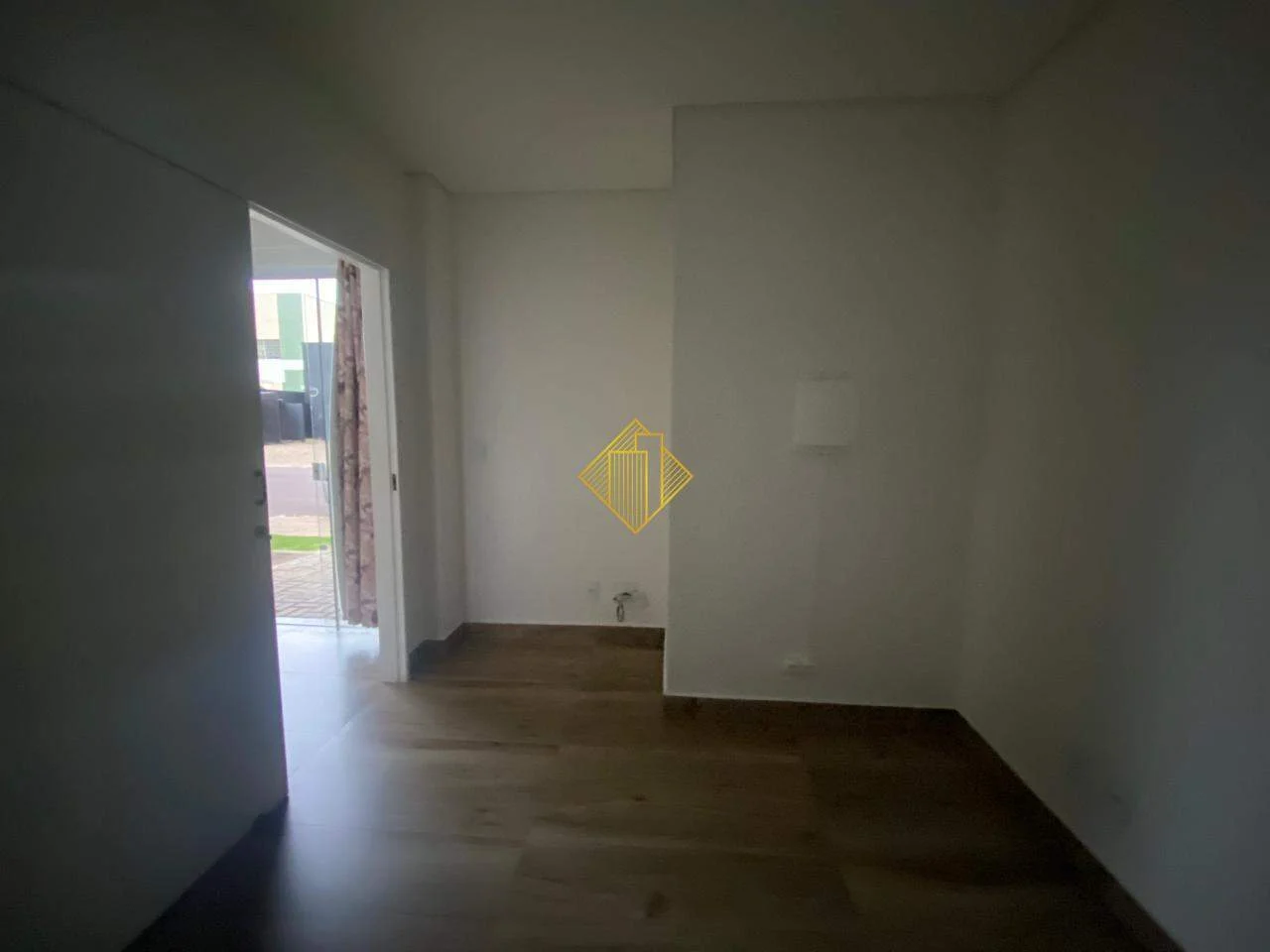 SALA COMERCIAL TÉRREA DISPONIVEL PARA LOCAÇÃO NO JARDIM GISELA TOLEDO - PARANÁ