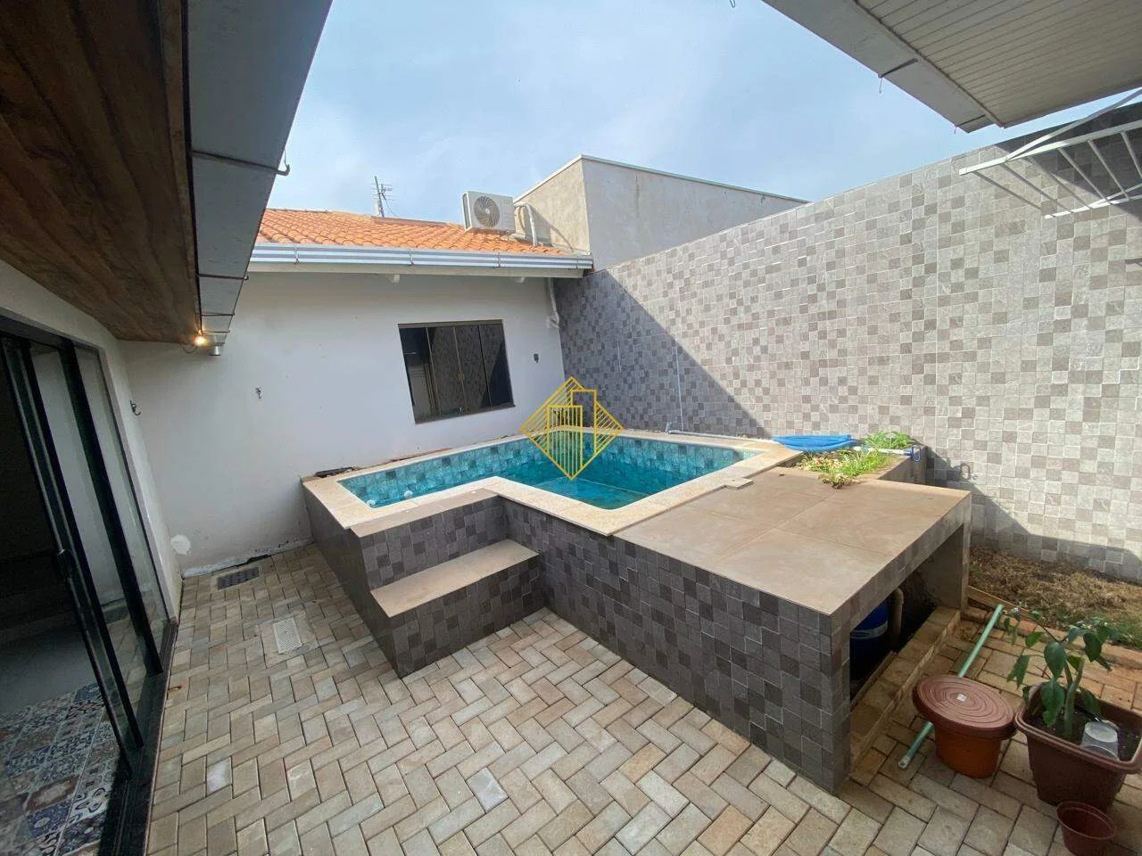 Casa para aluguel, 3 quartos, 1 suíte, 3 vagas, Jardim Gisela - Toledo/PR